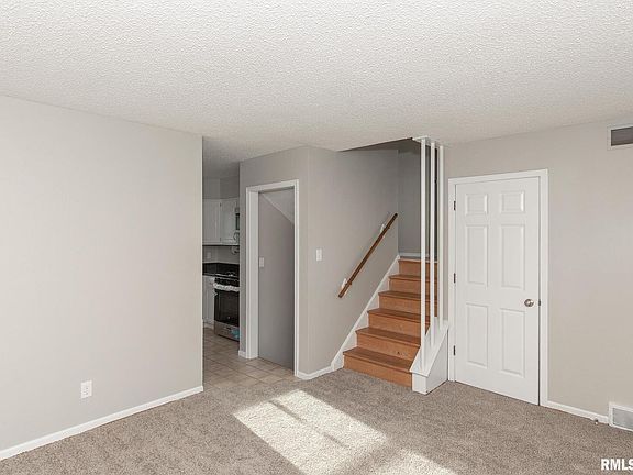 2nd image of 2507 Holly Dr