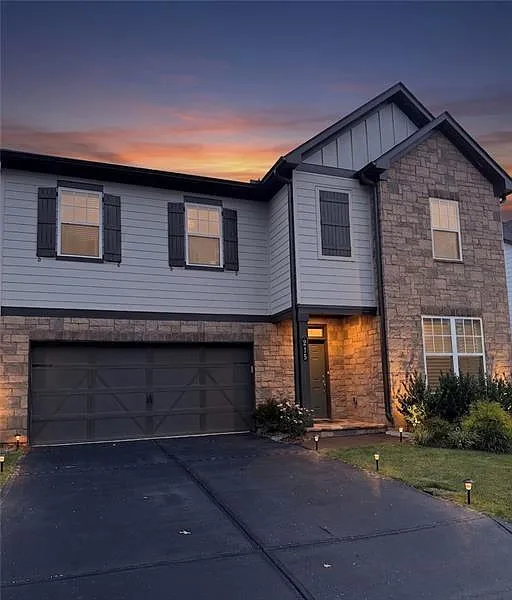5 bed, 4.0 bath, 2814 sqft, $2,600 — Photo 1