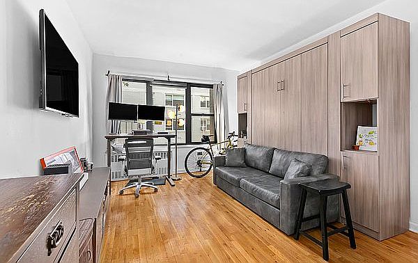 1st image of 444 E 87th St #3P