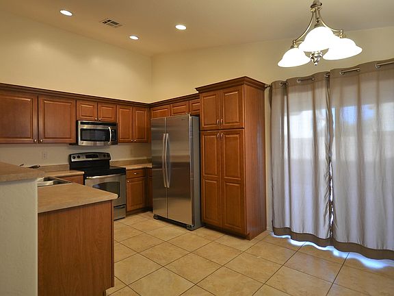 2nd image of 1478 E Poncho Ln