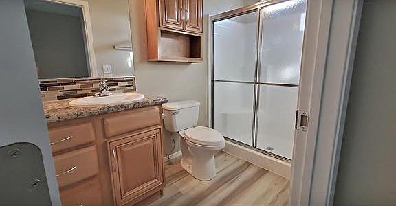 3rd image of 100 Woodlawn Ave Spc 27