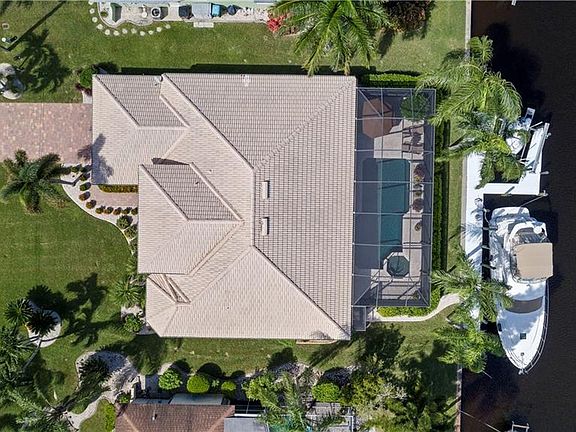 4th image of 4925 SW 11th Ct