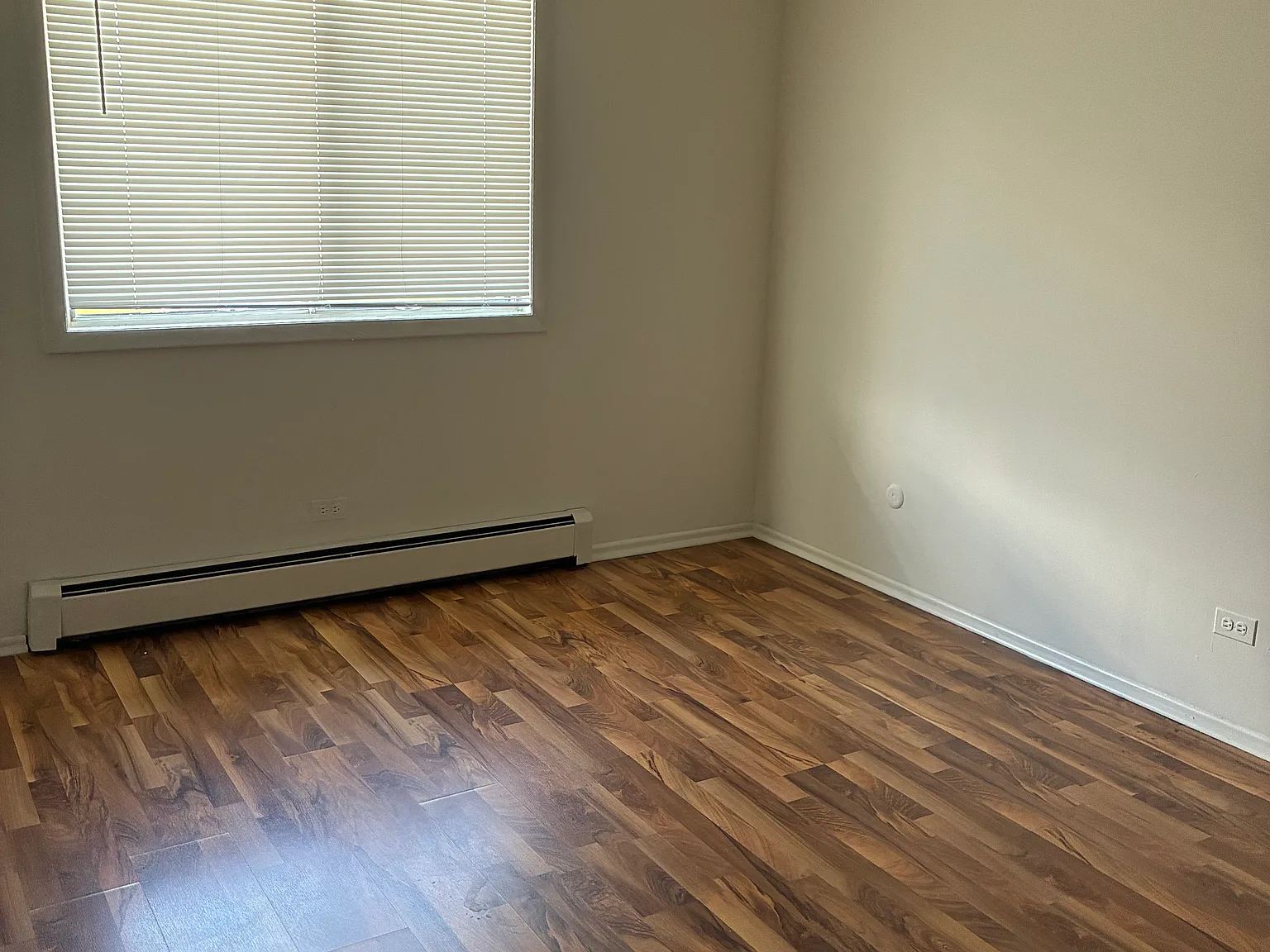 2 bed, 1000 sqft, $1,750 — Photo 3