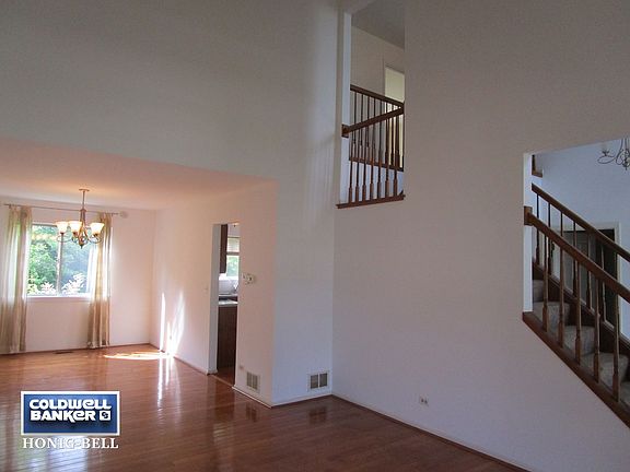 3rd image of 935 Aster Ct