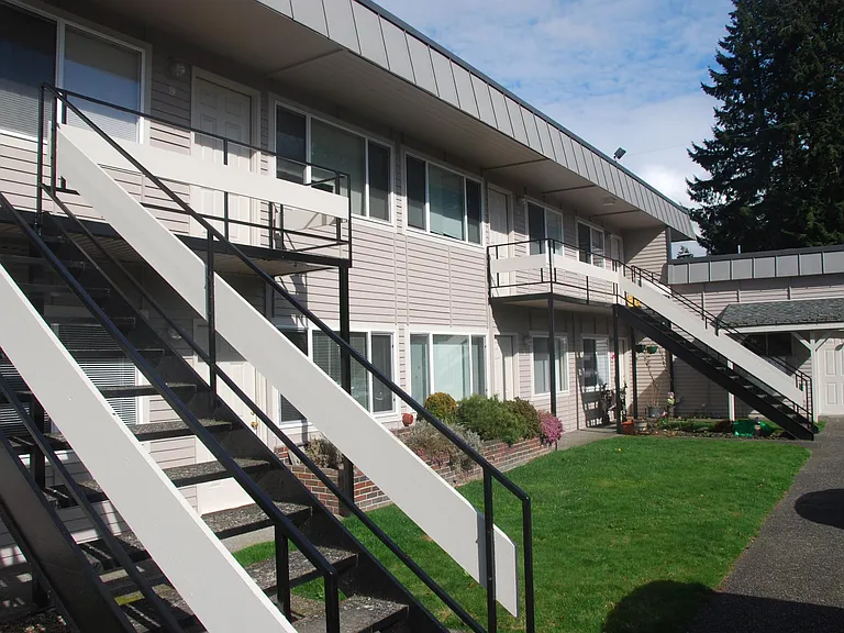 316 NW Richmond Beach Rd — Photo 1