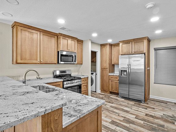 4th image of 13302 Old River Dr