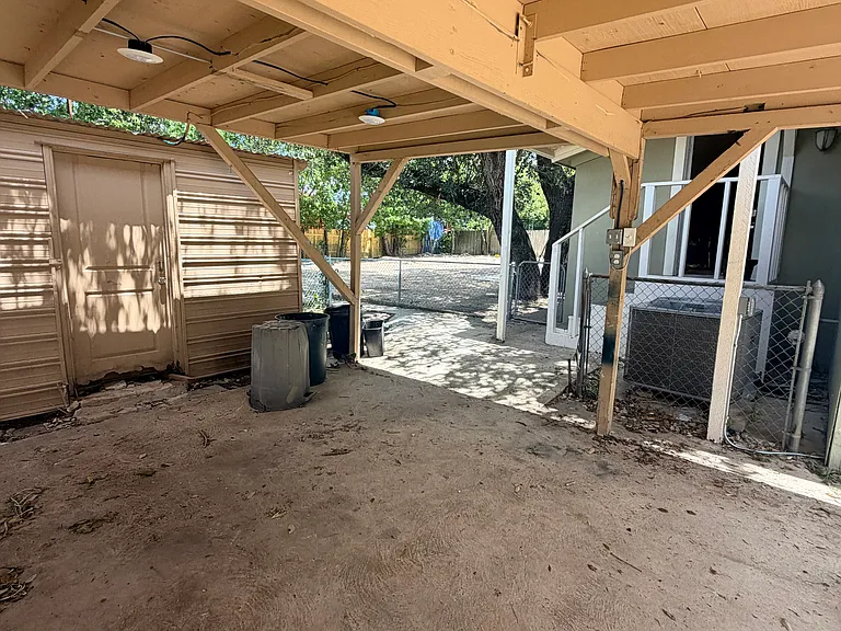 2102 Bois Darc Ln — Photo 13