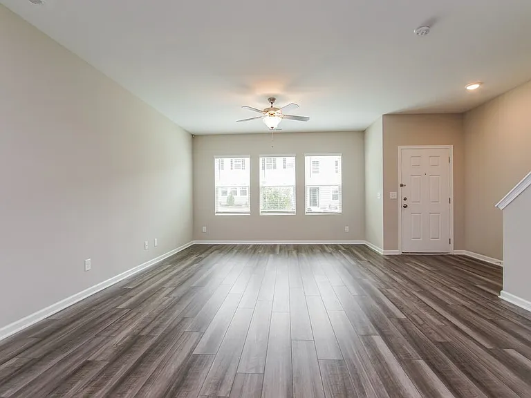 544 Landing View Dr — Photo 5