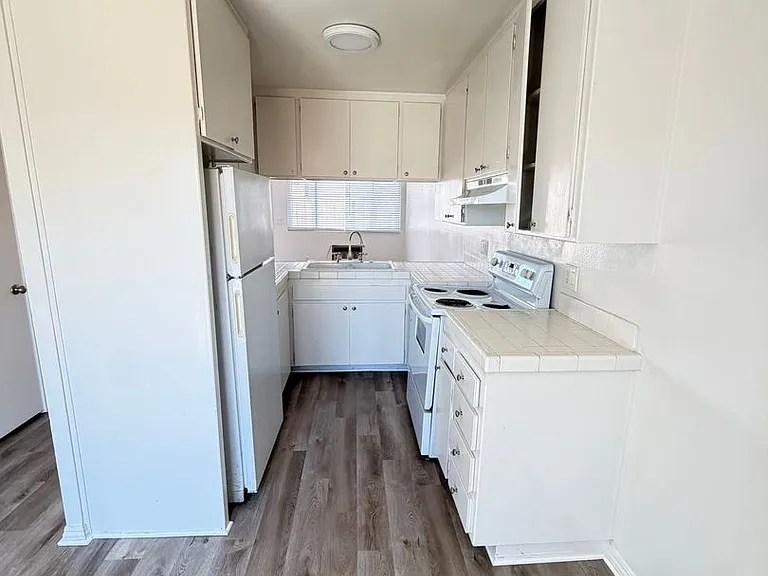 7525 Pacific Ave — Photo 8