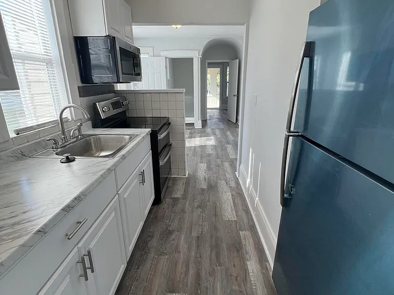 209 Taylor Ave #1 — Photo 4