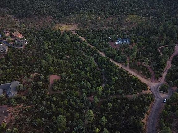 4th image of 806 N Chaparral Pines Dr