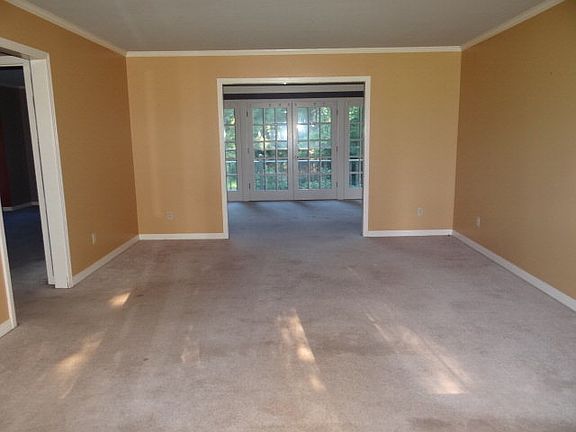 3rd image of 1816 Hickory Hill Dr
