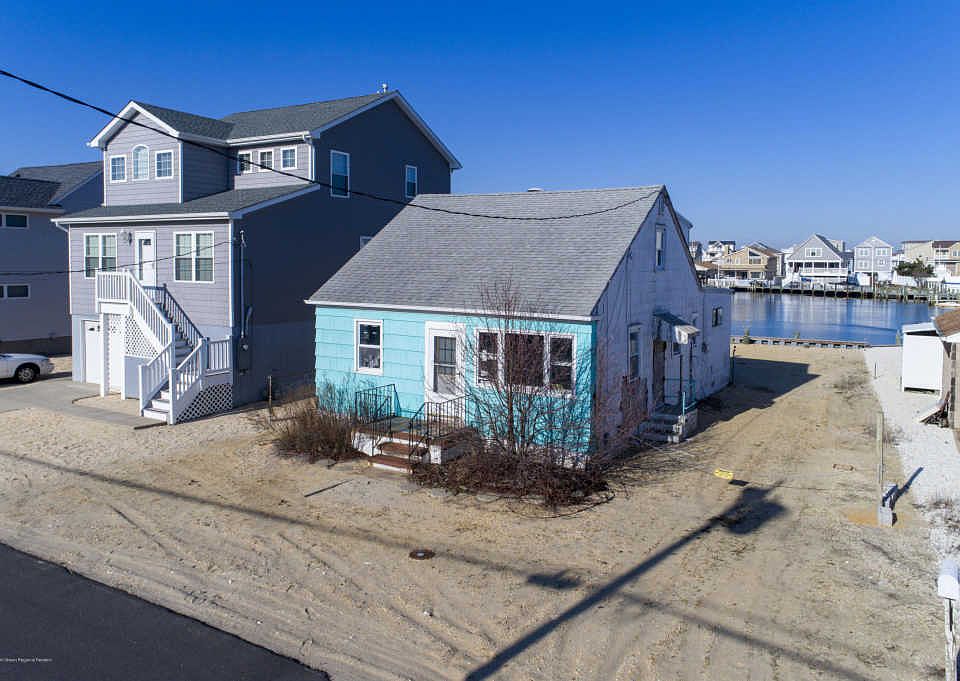 1st image of 408 Tunney Ave