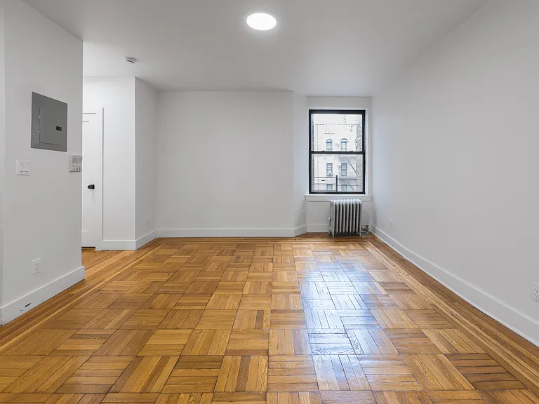 624 W 176th St #38 — Photo 5
