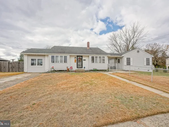 300 Columbus Dr, Mantua, NJ 08051