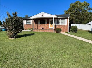 901 Hunter Dr, Mount Airy, NC 27030