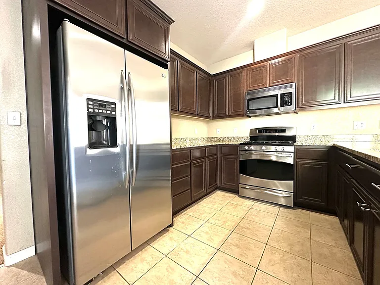 3895 Bethpage St — Photo 6
