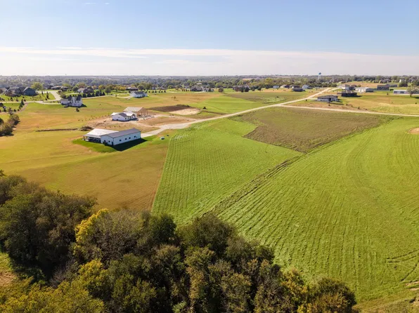 11 Lakeview Dr #Iii-phase 2, Plattsmouth, NE 68048
