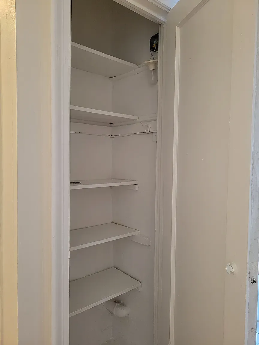 110 Seaman Avenue — Photo 4