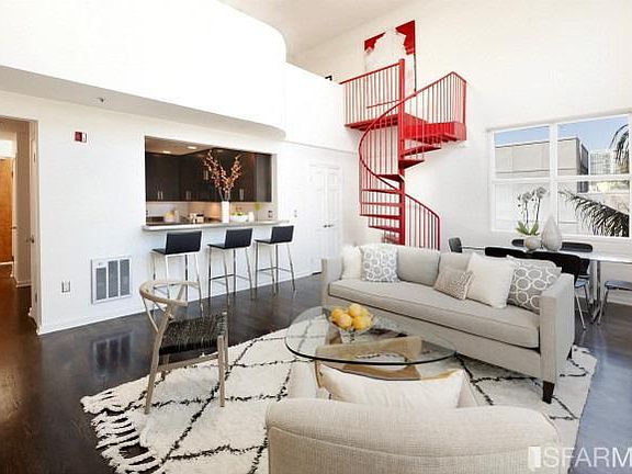 3rd image of 49 Zoe St APT 13