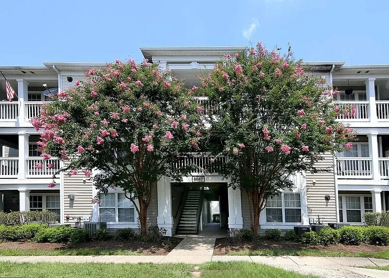 2 bed, 2.0 bath, 1091 sqft, $1,653 — Photo 1