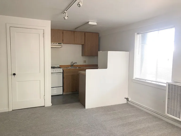 Curtiss Apartments — Photo 6