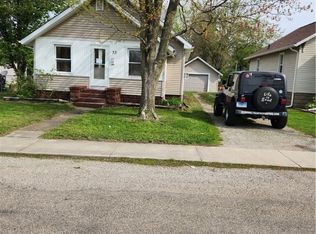 33 W Locust Ave, Charleston, IL