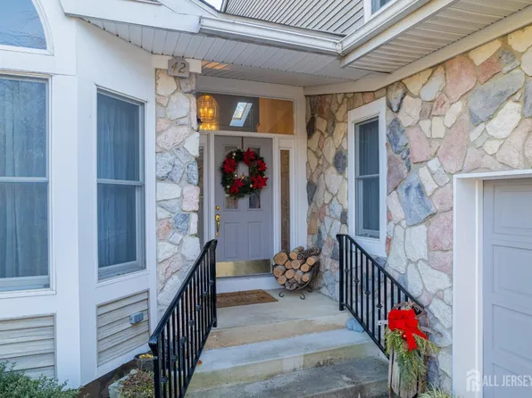 42 Lavender Dr S, Princeton, NJ 08540