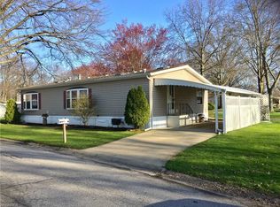 10 Brightwood Dr #10, Olmsted Township, OH 44138
