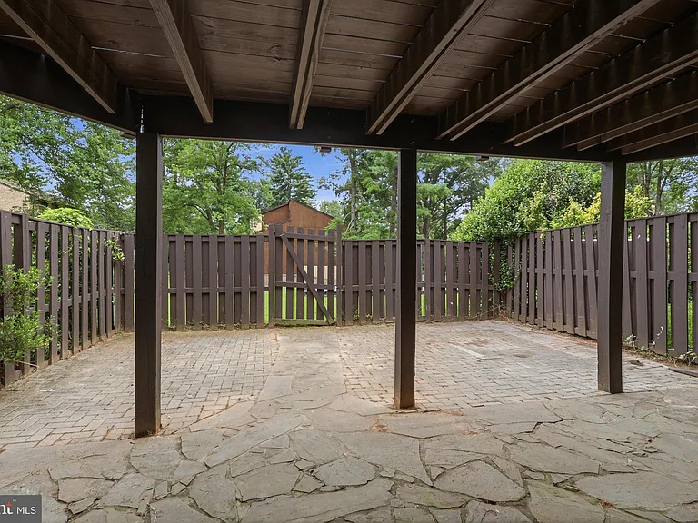11092 Saffold Way — Photo 30