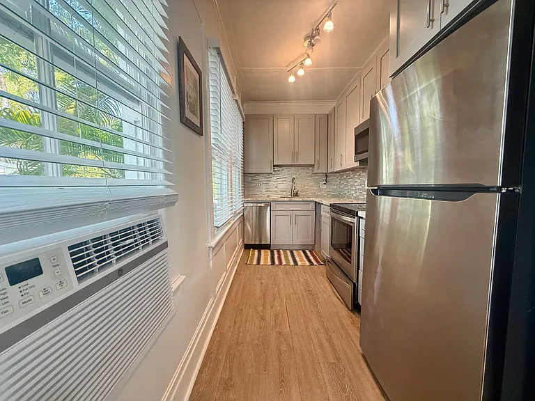 1401 Newton St #1 — Photo 4