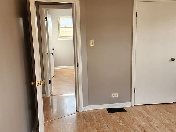 5th image of 8200 S Marshfield Ave #2W