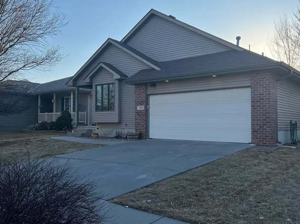 7329 Silverthorn Dr, Lincoln, NE 68521