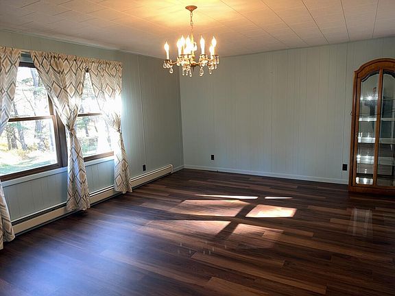 3rd image of 869 Pine Run Rd