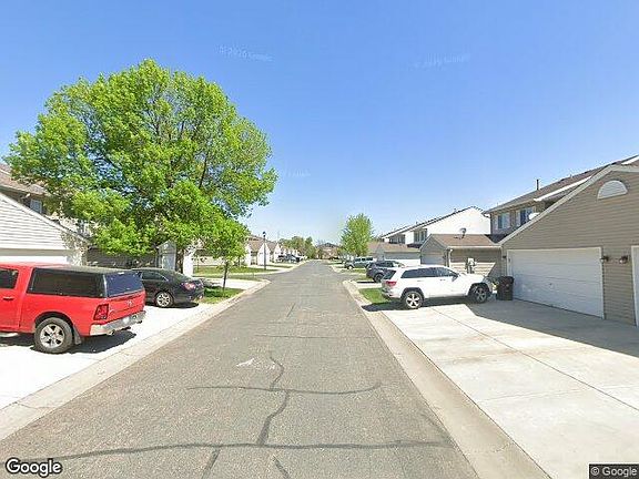 Exterior Neighborhood (street photo)