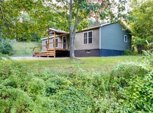 8 Stone Bridge Rd, East Durham, NY 12423