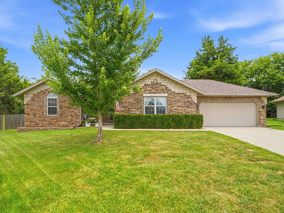 1st image of 247 Bradley Court