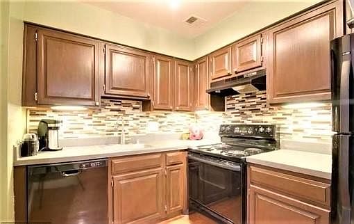 5th image of 2701 Arlington Blvd APT 202