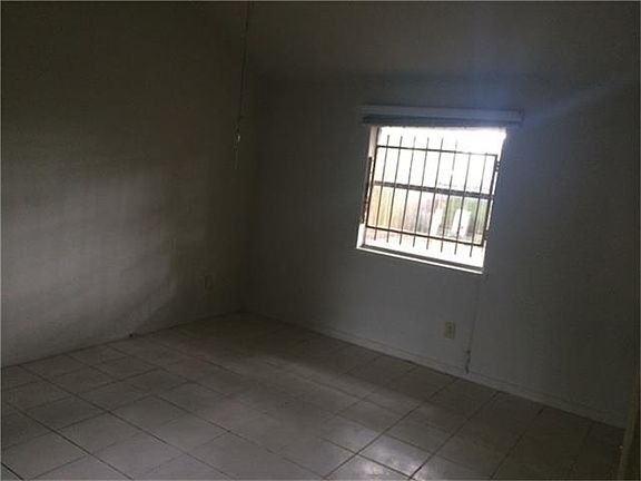 4th image of 15310 Lindita Dr
