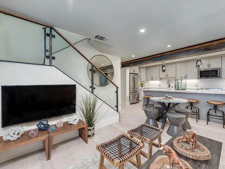 Luxury Spaces — Photo 261