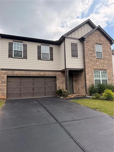 5 bed, 4.0 bath, 2814 sqft, $2,600 — Photo 3