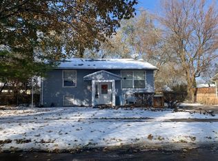 632 Westwind Dr, Carpentersville, IL
