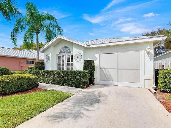 3rd image of 3412 SW Coco Palm Drive