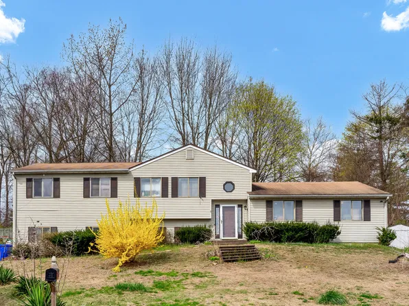 11 Evan Lane, Bloomfield, CT 06002