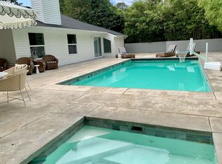 1464 Greentree Cir, Lake Oswego, OR