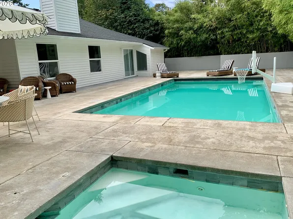 1464 Greentree Cir, Lake Oswego, OR 97034