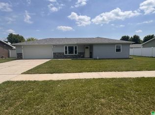 1920 Beck St, Sioux City, IA 51109