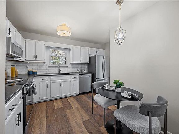 3rd image of 5725 Pool Side Dr