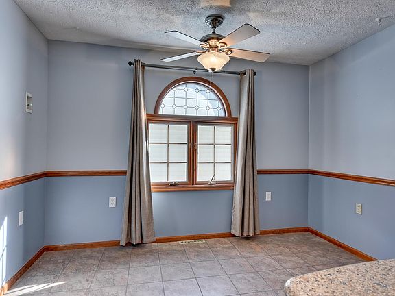4th image of 2723 Josephine St