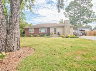 207 Edison Ave, Muscle Shoals, AL 35661